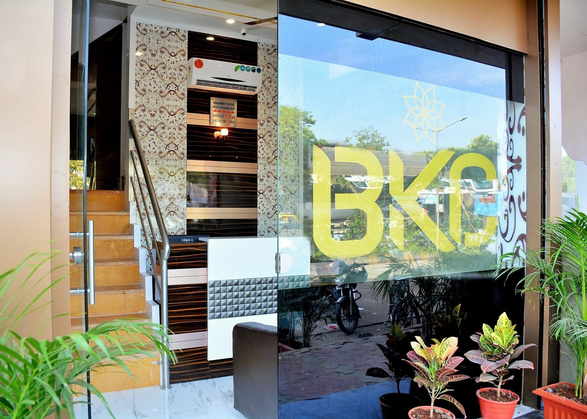 Hotel Bkc Palace Мумбаи Экстерьер фото